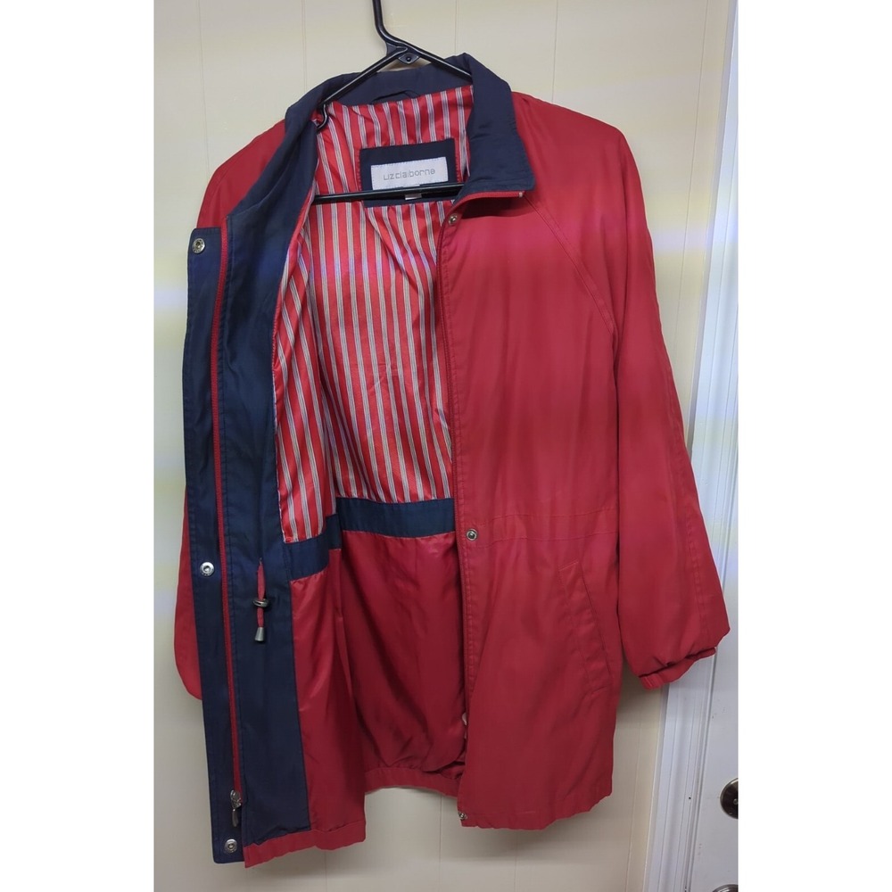 Vintage Liz Claiborne Women's Red Buttoned Jacket, Navy Collar, Lined Interior‎ - Picture 3 of 5